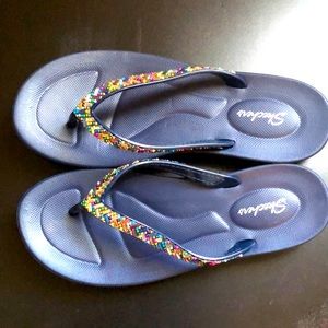 Black and silver Skechers thong size 8 never worn before brand new